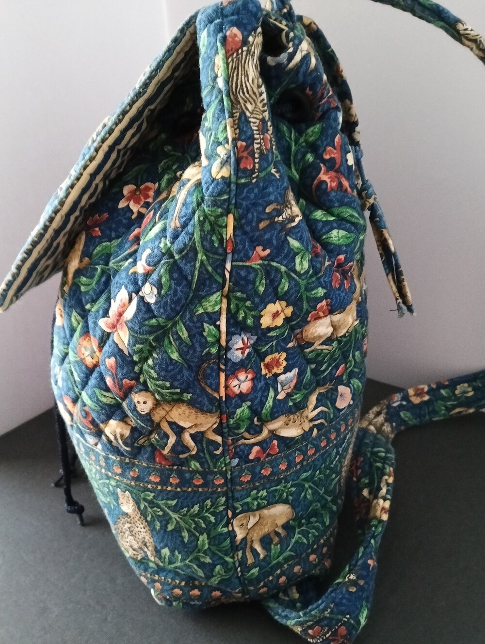 Vintage Vera Bradley quilted bag retired blue Animal Kingdom safar Backpack - Picture 4 of 9